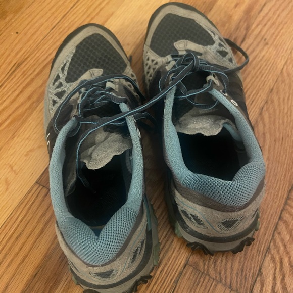 La sportiva running shoes. Men’s 8 women’s 9.5 - Picture 2 of 3